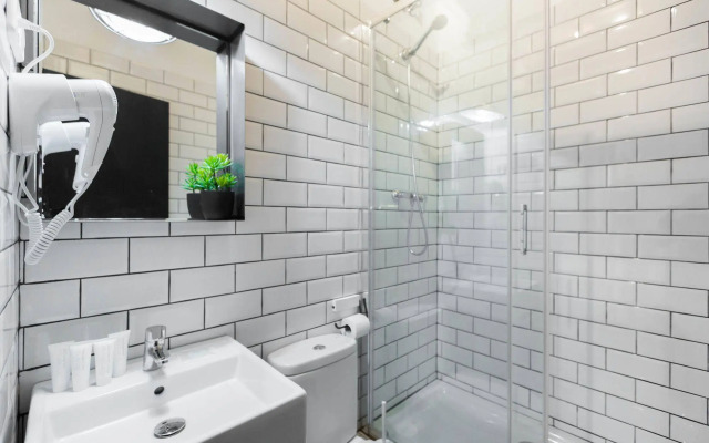 No 23 - The Streets Apartments