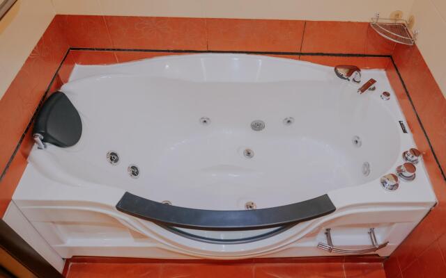 Золотой ключ на улице Авиаторов 42