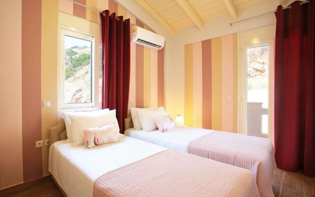 Villa Diktynna Embrace the Endless Blue