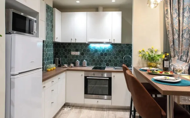 Romantic Studio under Acropolis