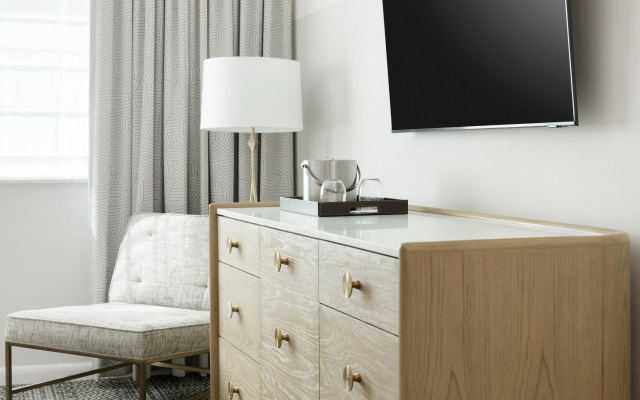 Kimpton Surfcomber Hotel by IHG