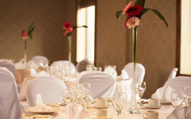 Lord Elgin Hotel