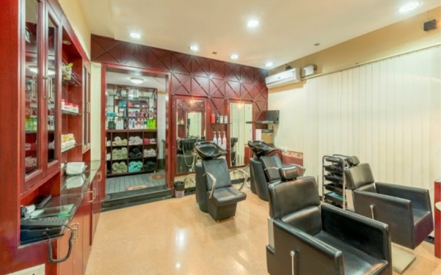 OYO 10437 Hotel Hibiscus INN