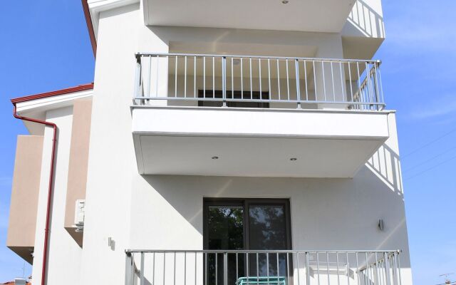 Theano Suites