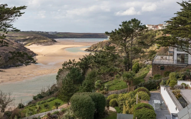 The Tower, 5 Corisande Manor