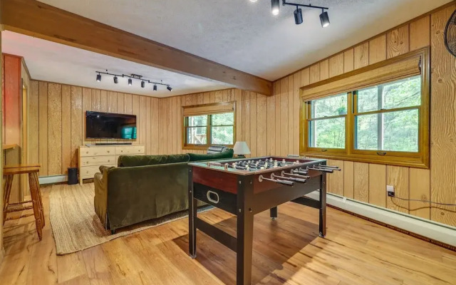 Traditional Blakeslee Chalet: Deck & Lake Access!