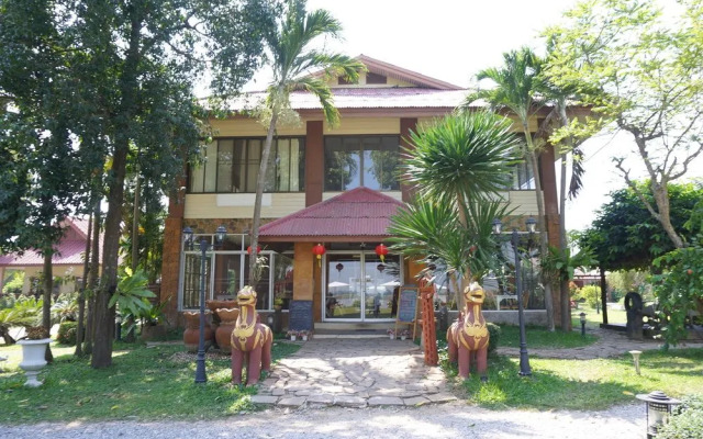 Uthai River Lake Resort