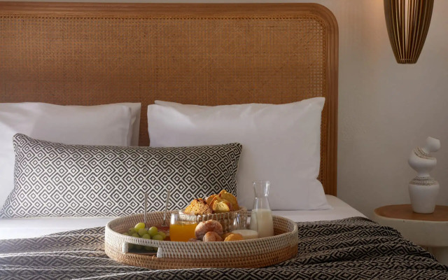 Arxegono Cave Houses Santorini