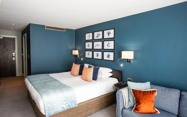 Hogarths Hotel