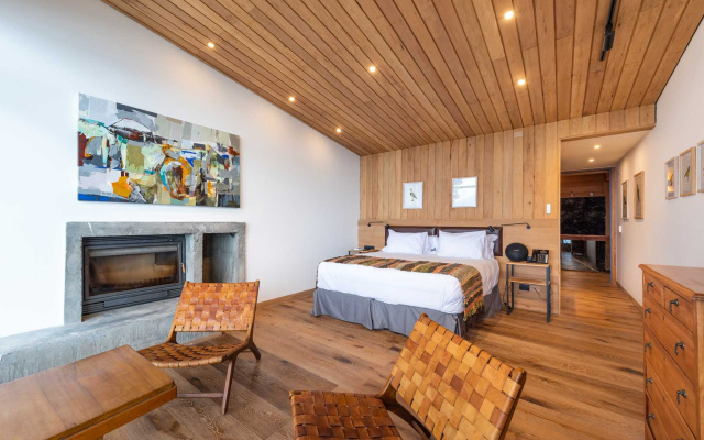 Hotel AWA Puerto Varas