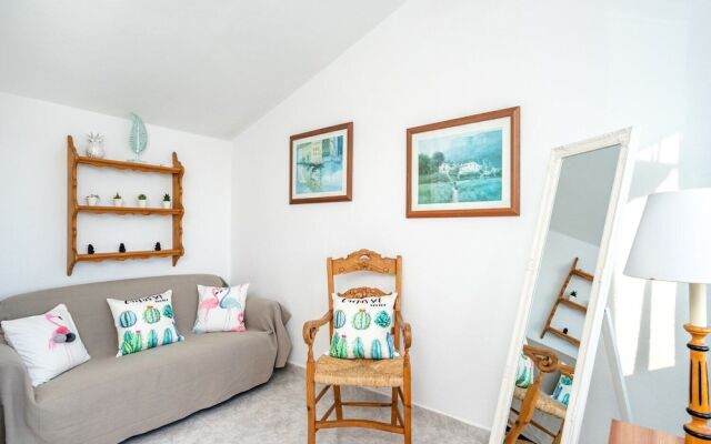 Lovely Apartment With View And Pool Ref 127