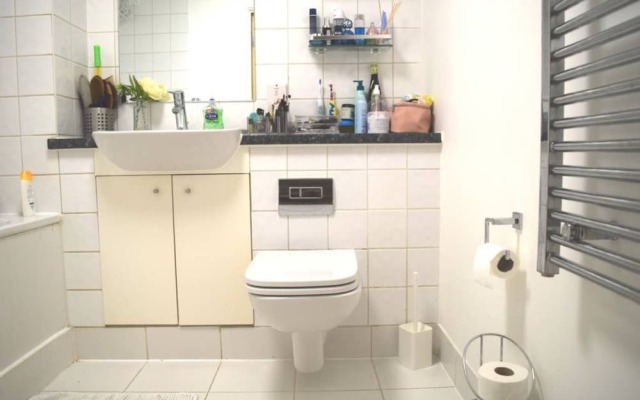 2 Bedroom North Kensington Apartment With Courtyard