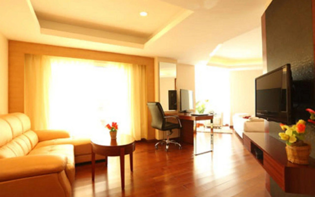 Hotel Chennai Le Palace