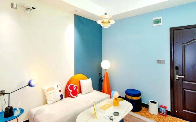 Locals Apartment House 40