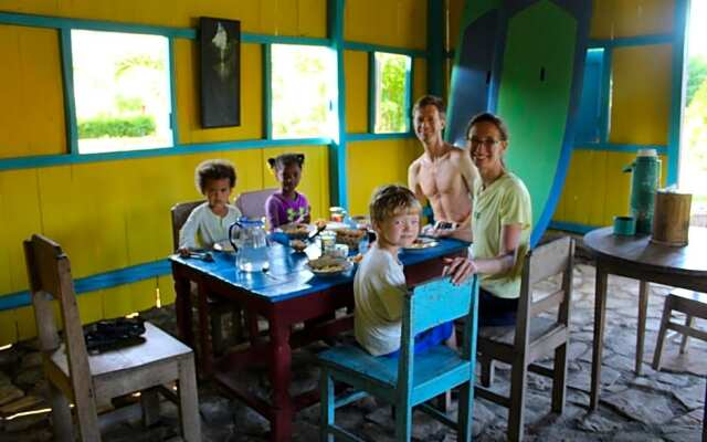 4 Pohon - Les 4 Arbres