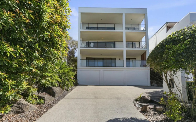 2 Ballin Wonderous White Waters