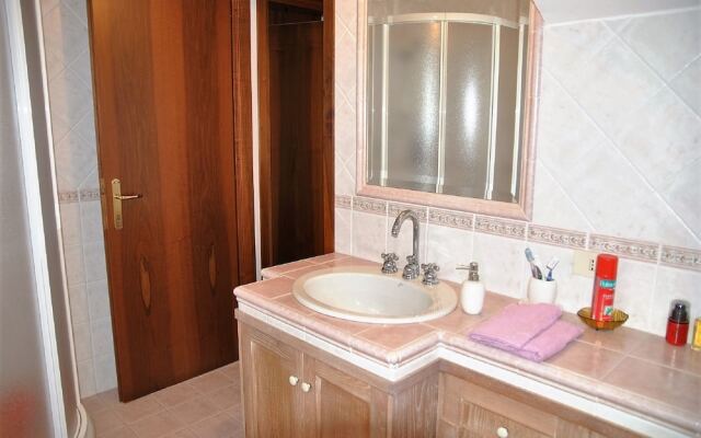 Holiday House for 8 Persons With Pool