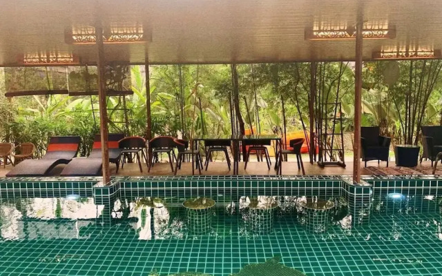 Mana An lake hill resort