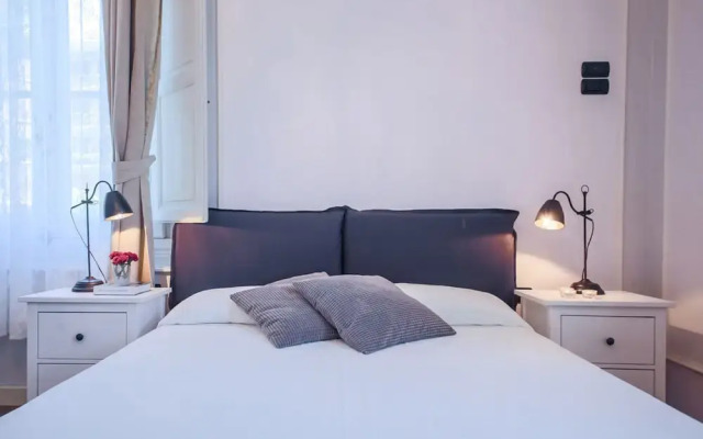 Modern & Stylish Oberdan