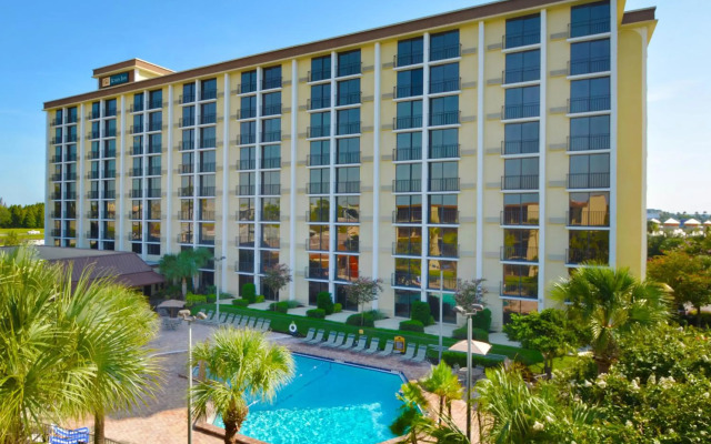 Rosen Inn, closest to Universal