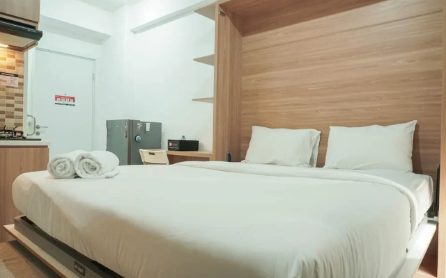 Lovely and Strategic Studio at Green Pramuka Apartment – Guest Rooms – Jakarta