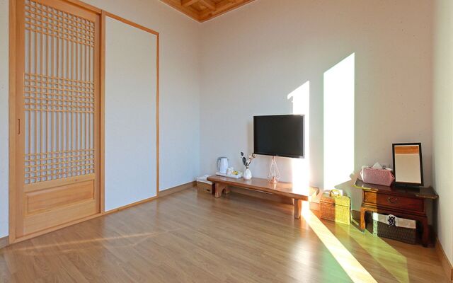 Cheonggong Hanok Stay