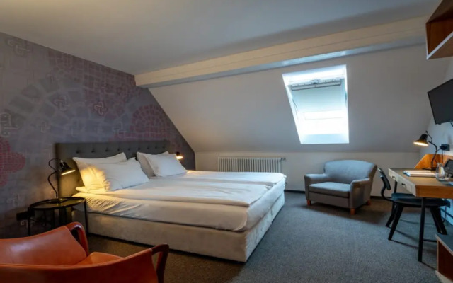 Hotel Mrak 4*