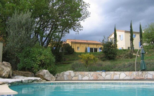 Les Chênes de lEscoutay