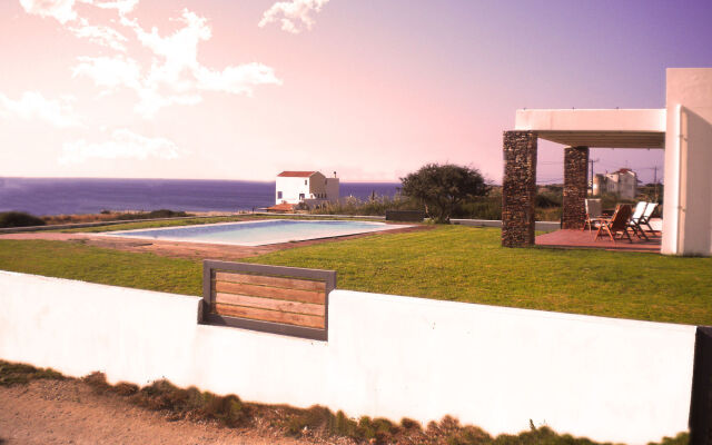Cristelia Luxury Sea Front & Pool Villa