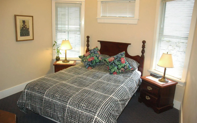Cambie Lodge B&B