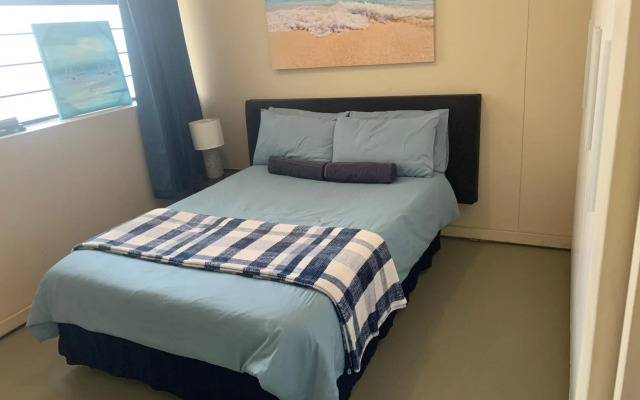 The Waves 1, Quayside Point Waterfront