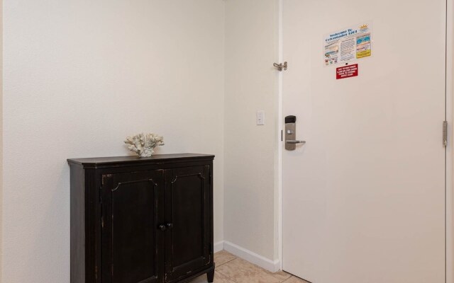 Colonnades 1201 4 Bedroom Condo