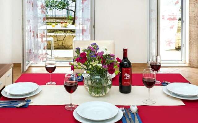 Mari - 250 m From sea - A1