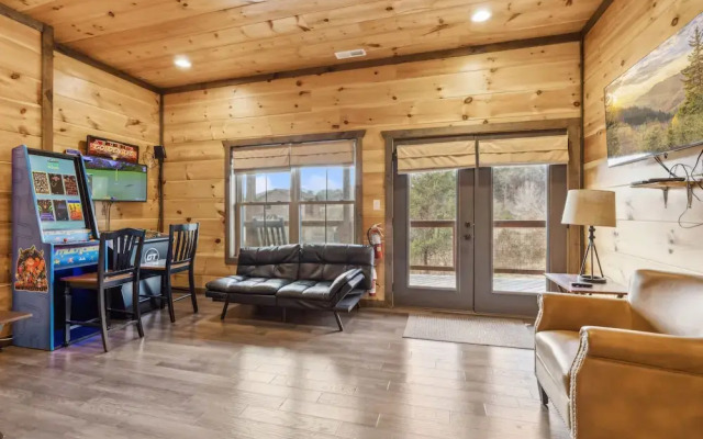 Eden Of The Smokies 5 Bedroom Cabin