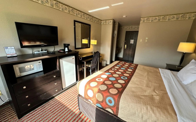 Rodeway Inn & Suites Madison East