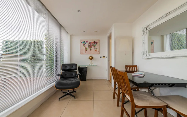 2 Bedroom Penthouse with Parking