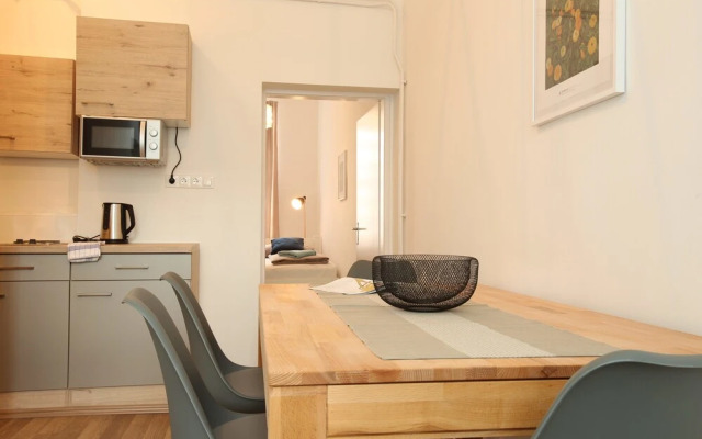 Business And Holiday Apartments