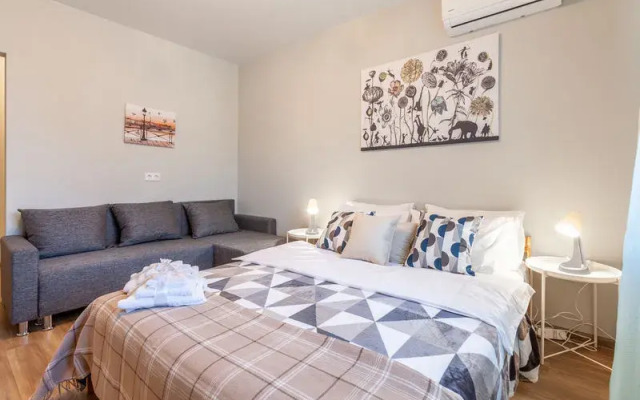 Apartments Rentplaza on str. 5 proseka, bld. 133