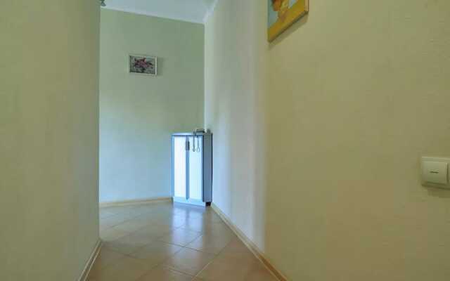 Апартаменты Home-Hotel, ул. Малая Житомирская, 10-2