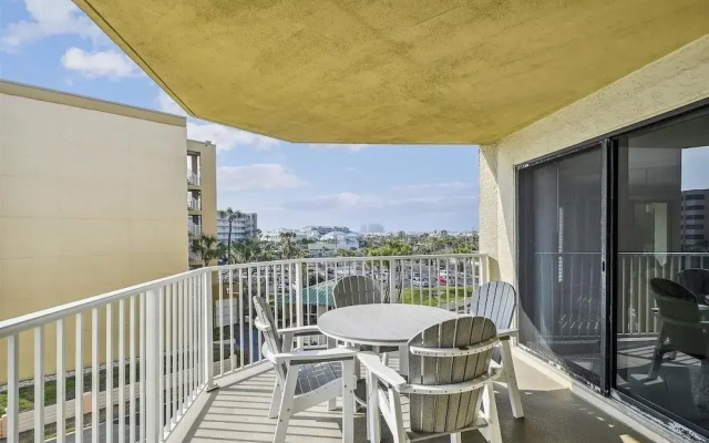 Inlet Reef 314 2 Bedroom Condo by RedAwning