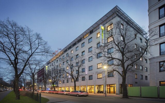 Holiday Inn Express Berlin City Centre, an IHG Hotel