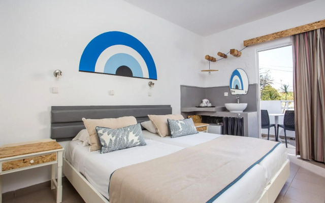 Tinas Plus Hotel