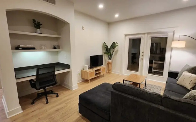 Montrose Spring - Stylish 1 BR in Houston