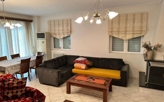 beautiful apartment near the beach