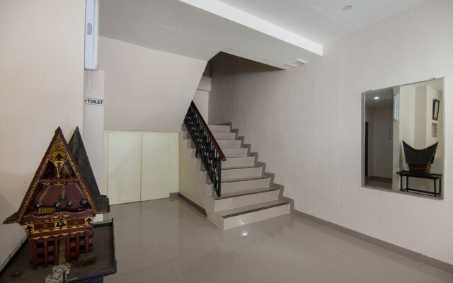 Wisata Hotel by OYO Rooms