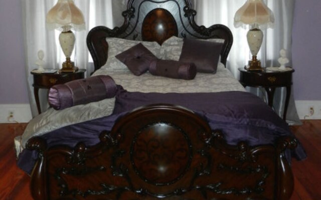 Butterfly Mansion Bed & Breakfast - No Pets Allowed