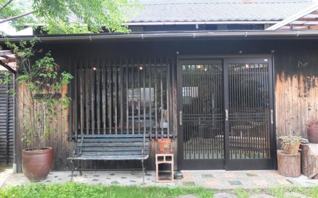 Yomogi Guesthouse