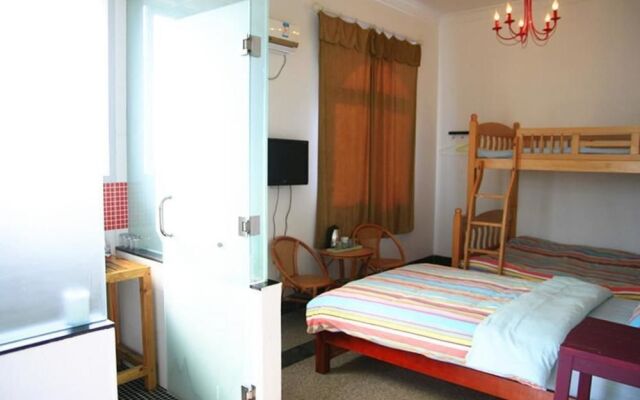 Ximen Tahiti Hostel