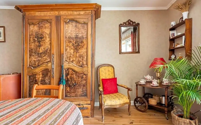 Six chandelles m'étaient comptées