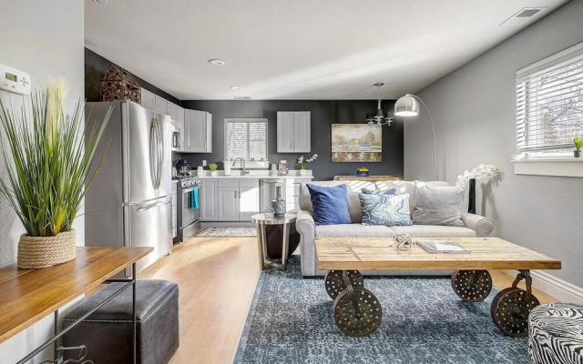 Jen4136 - Carriage House With Lovely Courtyard